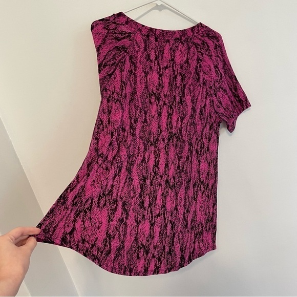 ROCK & REPUBLIC Pink Black Snakeskin Snake Animal Print V-Neck Short Sleeve Tee - Picture 11 of 11